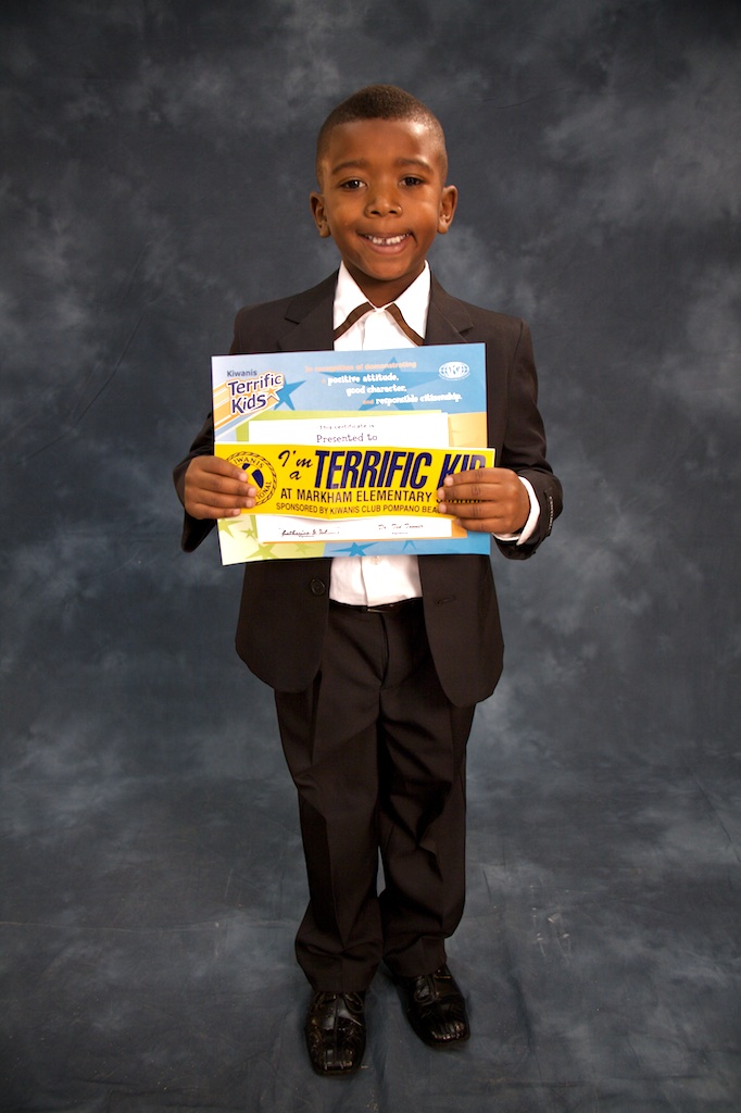 Student's dress profesionally every Monday of the week.